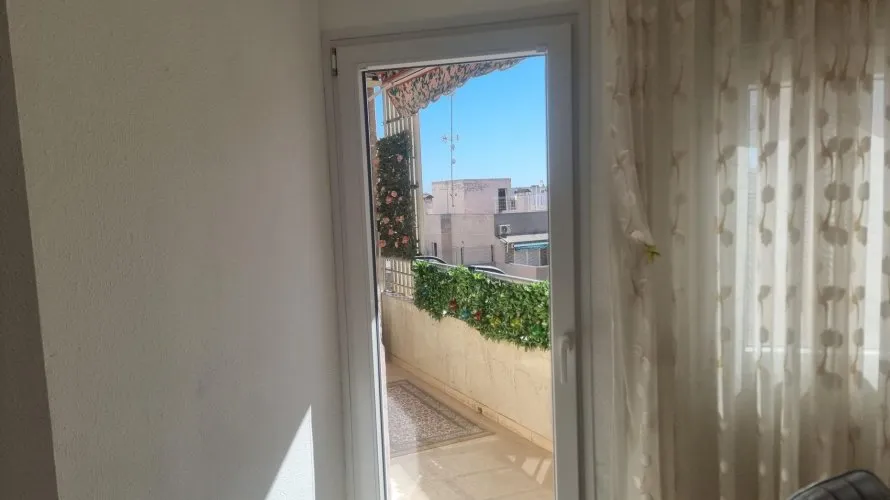 Apartamento de 1 dormitorio en Torrevieja, España No. 691 № 9