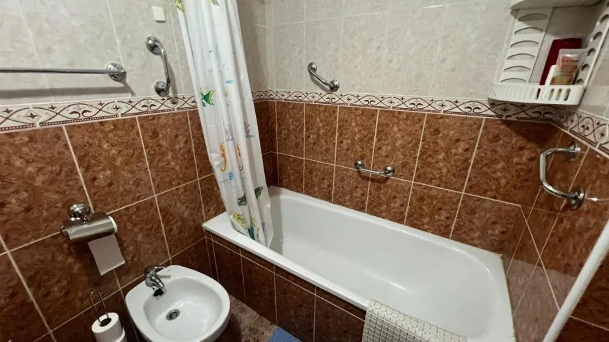 Apartamento de 2 dormitorios en Torrevieja, España No. 641