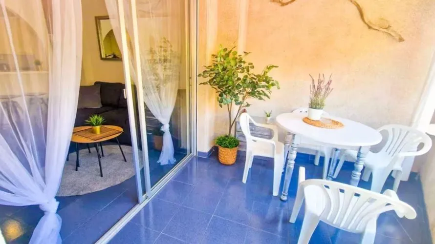 Apartamento de 1 dormitorio en Torrevieja, España No. 687 № 5