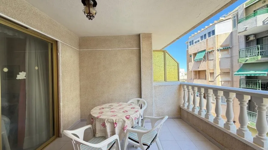 Apartamento de 1 dormitorio en Torrevieja, España No. 717 № 3