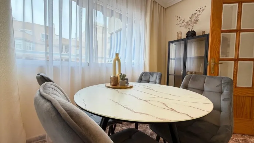 Apartamento de 2 dormitorios en Torrevieja, España No. 699 № 16