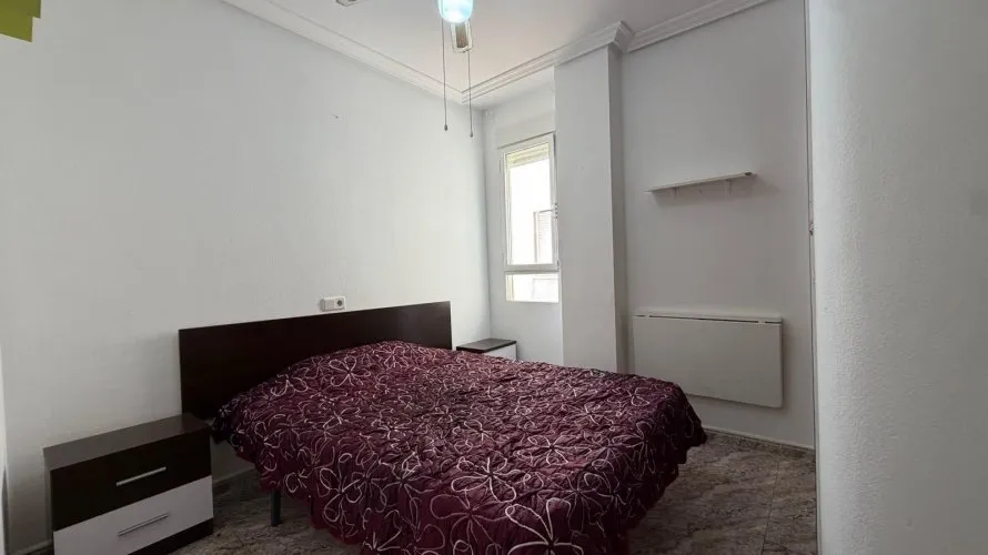 Apartamento de 2 dormitorios en Torrevieja, España No. 689 № 3