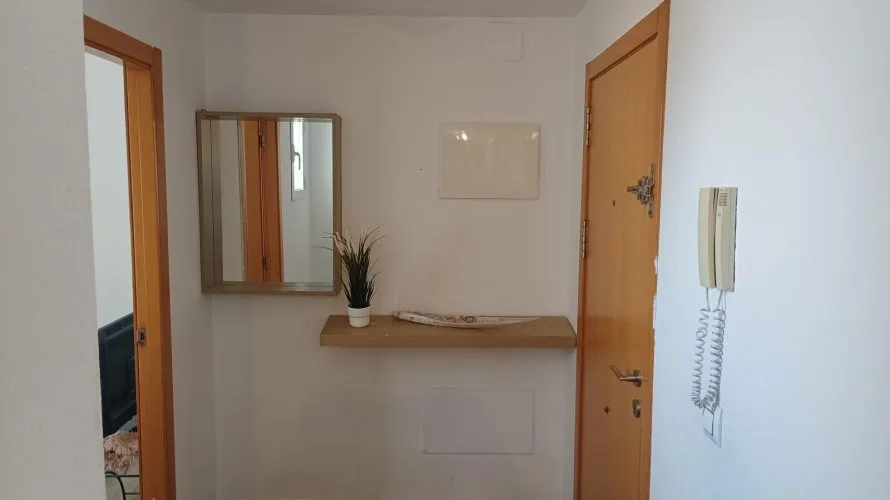 Apartamento de 2 dormitorios en Torrevieja, España No. 666 № 2