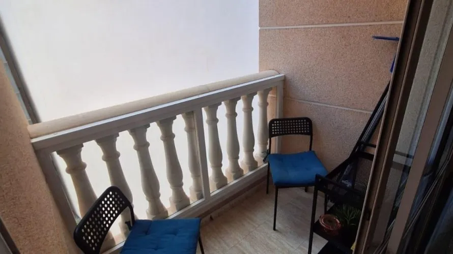 Apartamento de 1 dormitorio en Torrevieja, España No. 683 № 2