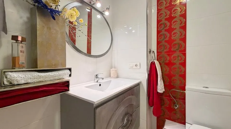 Apartamento de 2 dormitorios en Torrevieja, España No. 681 № 20