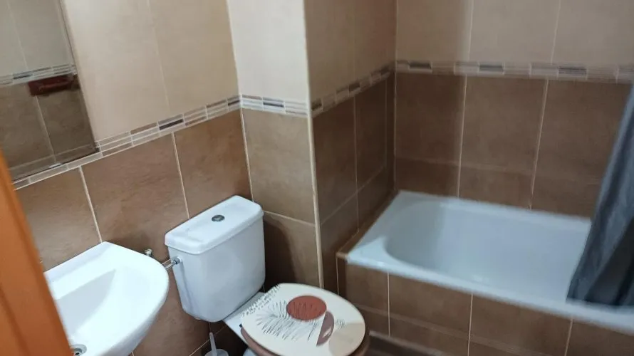 Apartamento de 2 dormitorios en Torrevieja, España No. 666