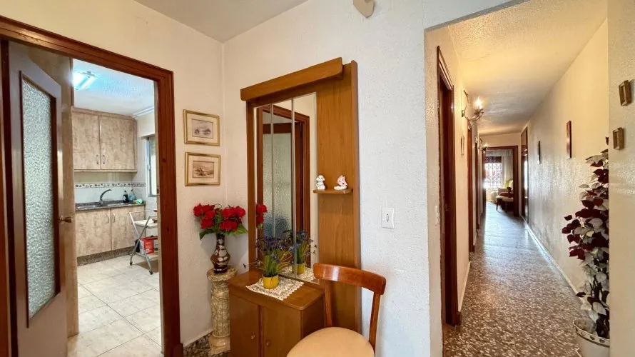 Apartamento de 3 dormitorios en Torrevieja, España No. 696 № 28