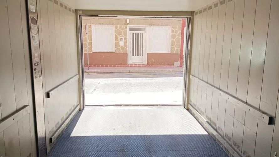Apartamento de 2 dormitorios en Torrevieja, España No. 666 № 5