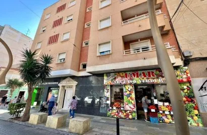 Propiedad comercial de 62m² en Torrevieja, España No. 729