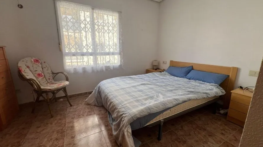 Apartamento de 2 dormitorios en Torrevieja, España No. 641 № 7