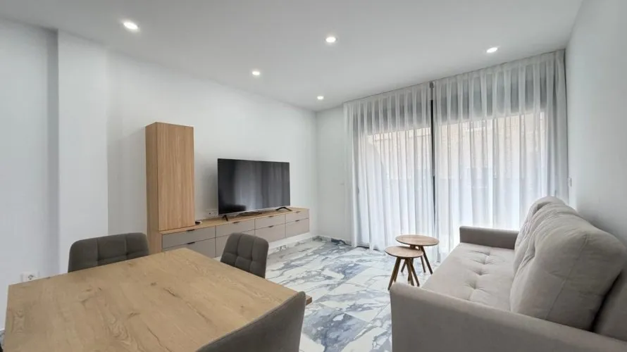 Apartamento de 3 dormitorios en Torrevieja, España No. 721 № 1