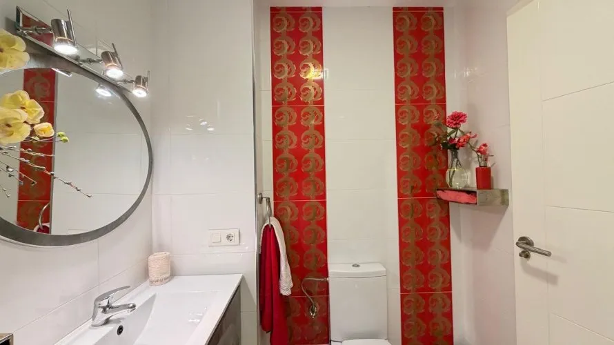 Apartamento de 2 dormitorios en Torrevieja, España No. 681 № 19