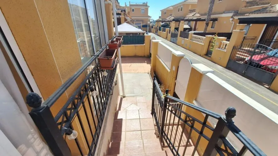 Dúplex de 83m² en Torrevieja, España No. 692 № 27