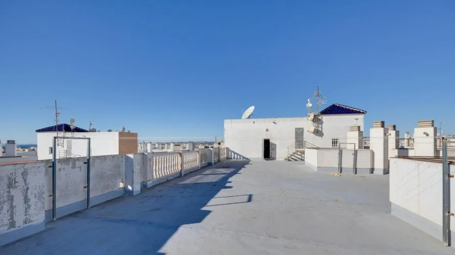 Apartamento de 1 dormitorio en Torrevieja, España No. 632 № 4