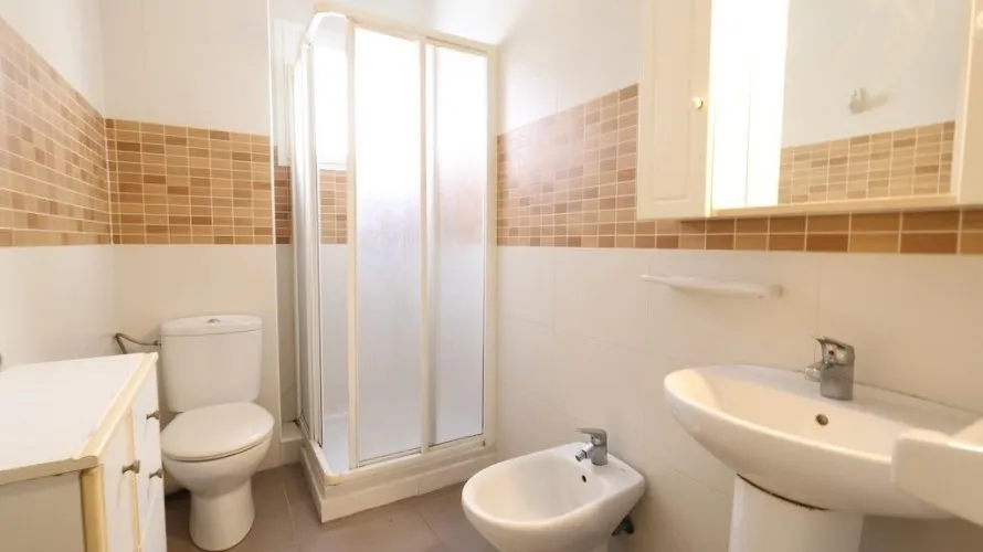 Apartamento de 3 dormitorios en Torrevieja, España No. 736 № 2
