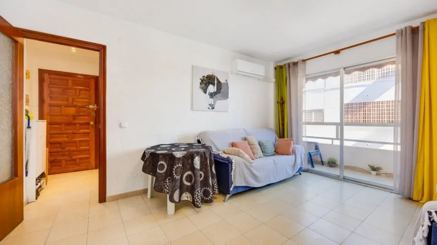 Apartamento de 70m² en Torrevieja, España No. 742 № 24