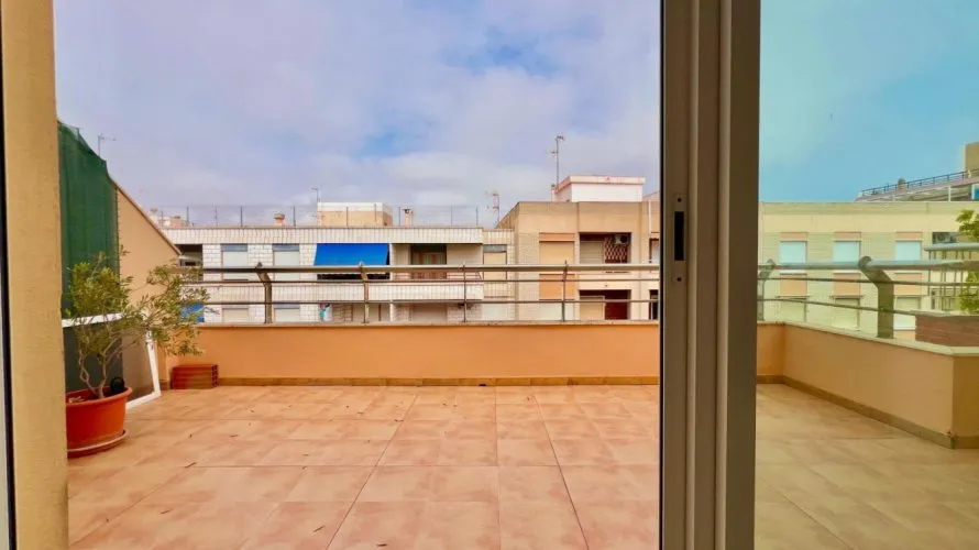 Ático de 2 dormitorios en Torrevieja, España No. 760 № 10