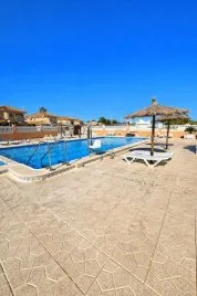 Bungalow de 65m² en Torrevieja, España No. 780