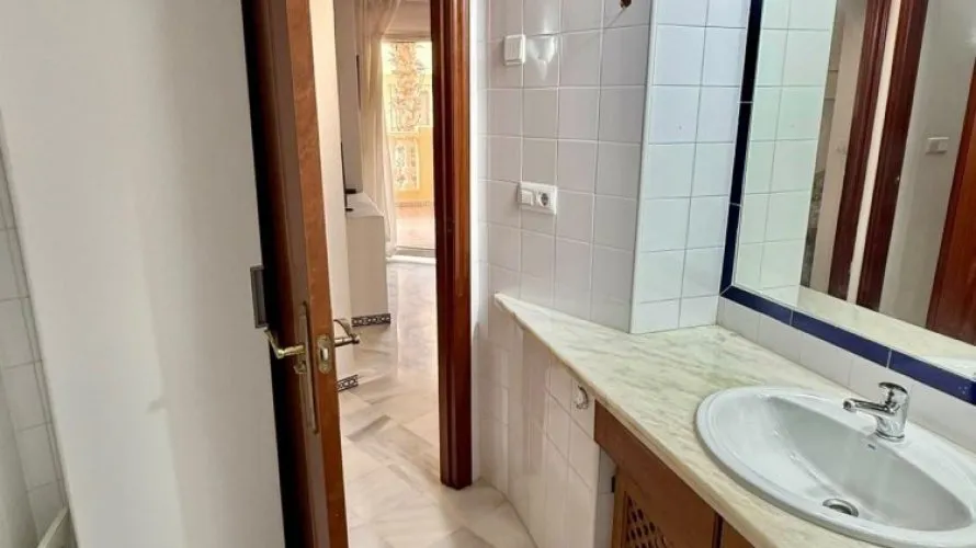 Apartamento de 2 dormitorios en Torrevieja, España No. 788 № 7