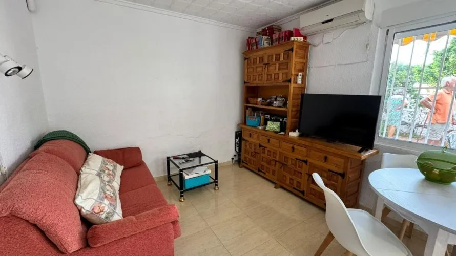 Bungalow de 2 dormitorios en Torrevieja, España No. 806 № 10