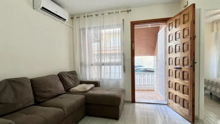 Bungalow de 2 dormitorios en Torrevieja, España No. 804 № 5