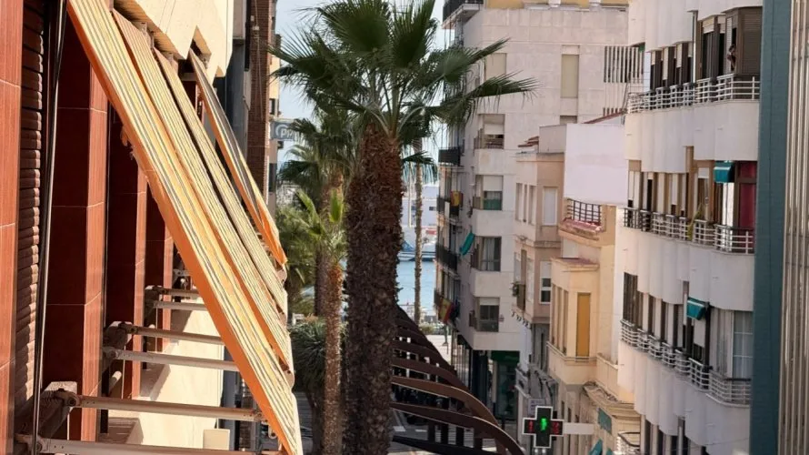 Apartamento de 3 dormitorios en Torrevieja, España No. 772 № 28