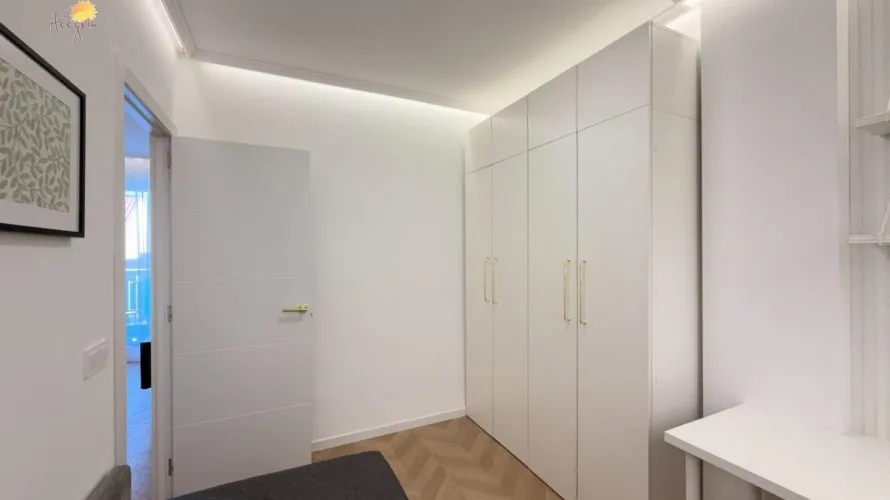 Apartamento de 2 dormitorios en Torrevieja, España No. 737 № 3