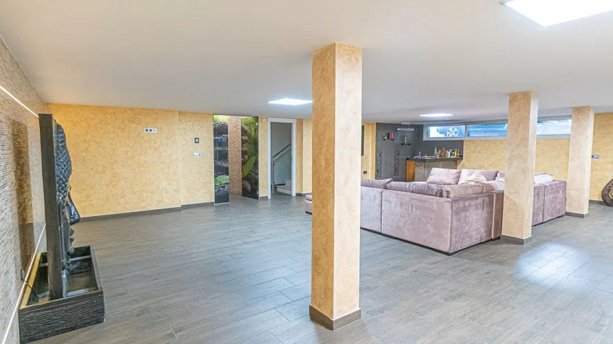 Villa de 370m² en Torrevieja, España No. 769 № 11