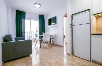 Apartamento de 2 dormitorios en Torrevieja, España No. 803
