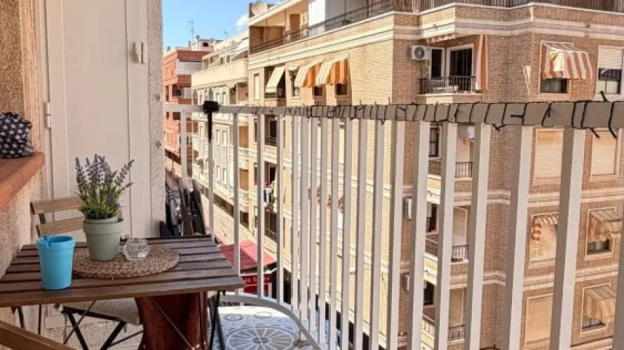 Apartamento de 1 dormitorio en Torrevieja, España No. 768 № 4