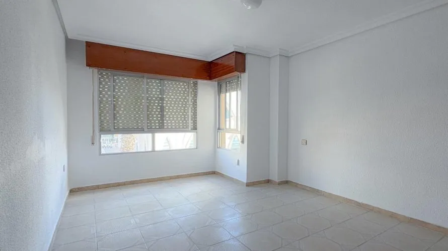 Apartamento de 1 dormitorio en Torrevieja, España No. 807 № 11