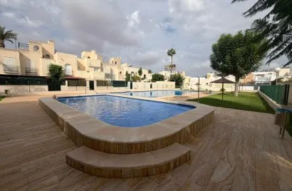 Bungalow de 1 dormitorio en Torrevieja, España No. 766