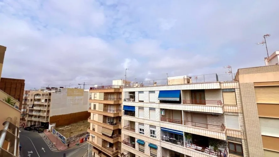 Ático de 2 dormitorios en Torrevieja, España No. 760 № 2