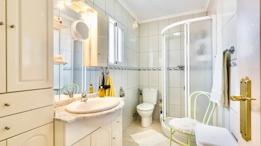 Сasa de 3 dormitorios en Torrevieja, España No. 786 № 8