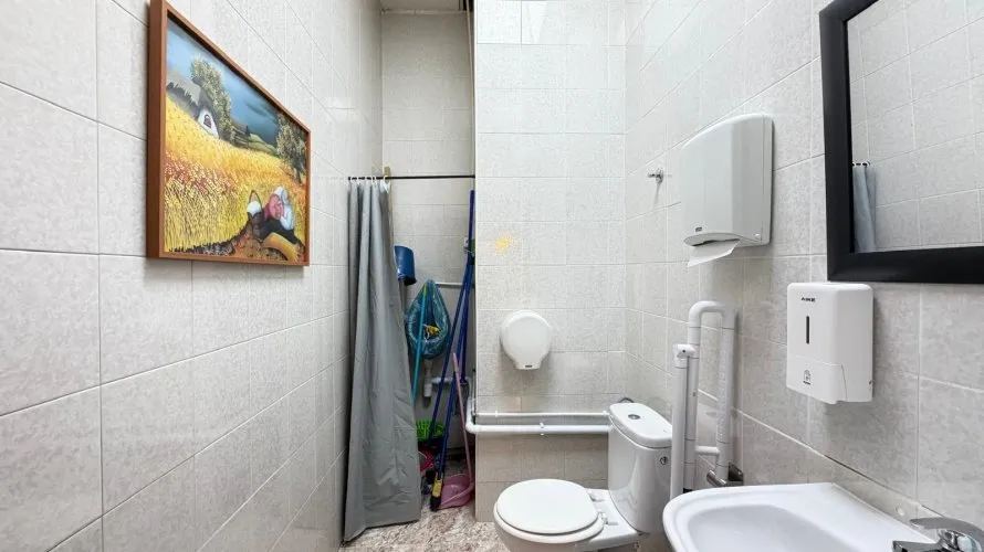 Commercial property de 57m² à Torrevieja, Espagne No. 209 № 20