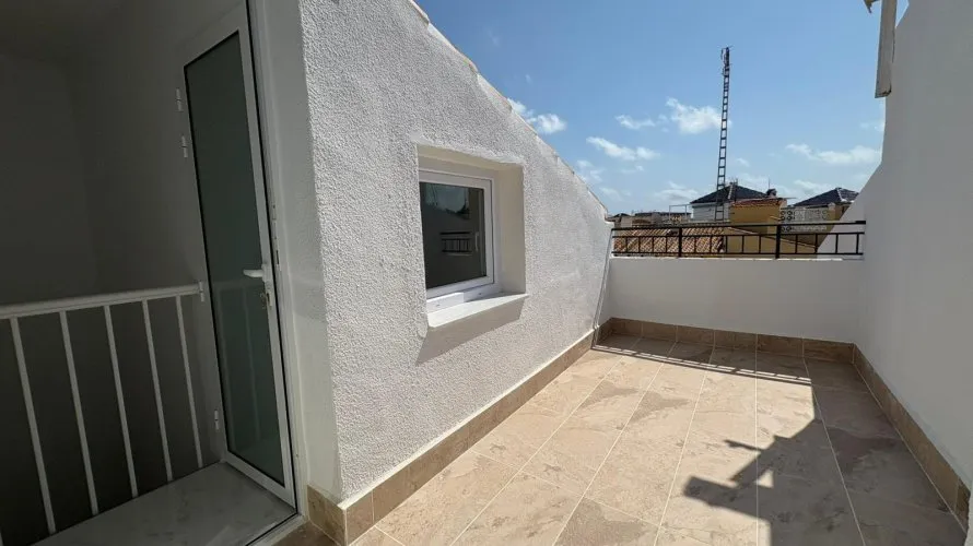 House de 3 chambres à Torrevieja, Espagne No. 158 № 14