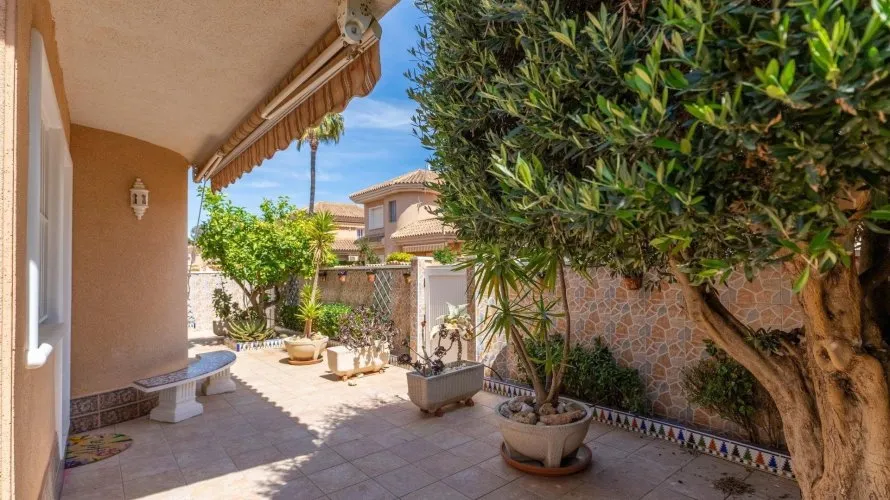 Villa de 3 chambres à Torrevieja, Spain No. 96 № 8