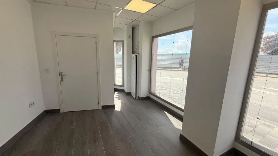 Office de 50m² à Torrevieja, Espagne No. 204 № 9