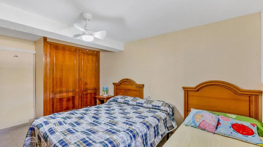 Villa de 4 chambres à Torrevieja, Espagne No. 163 № 15