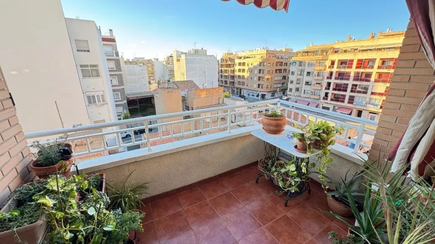 Apartment de 4 chambres à Torrevieja, Espagne No. 97 № 21