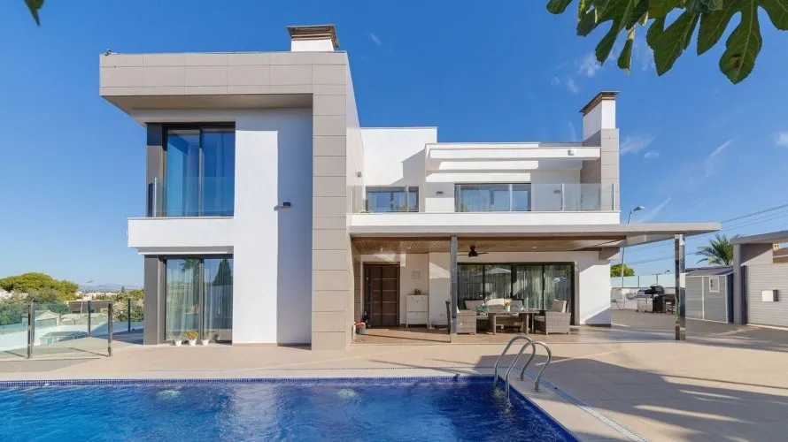 Villa de 461m² à Torrevieja, Espagne No. 179 № 26