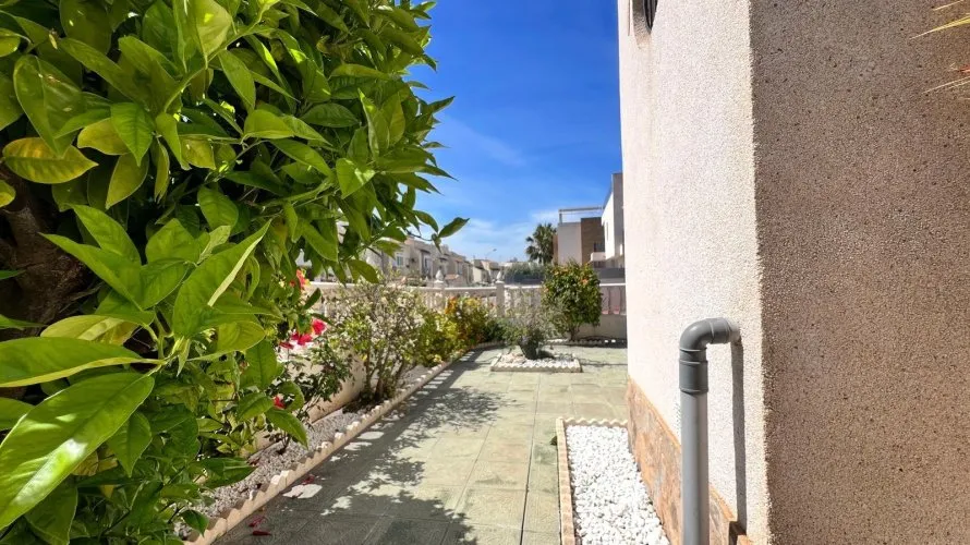 House de 132m² à Torrevieja, Espagne No. 250 № 20