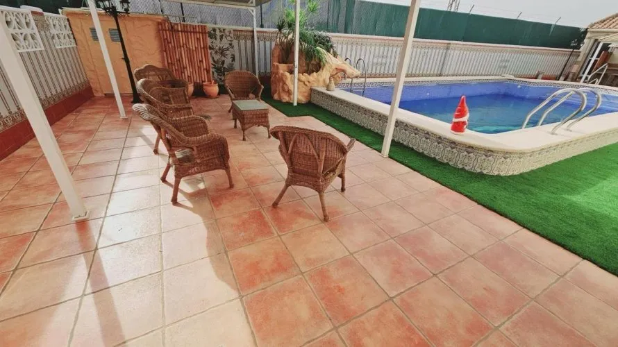 Villa de 5 chambres à Torrevieja, Espagne No. 146 № 15