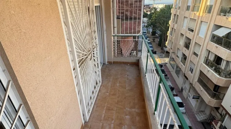 Apartment de 3 chambres à Torrevieja, Espagne No. 161 № 12