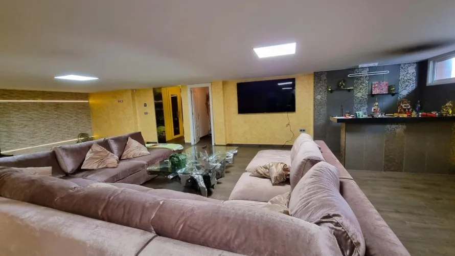 Villa de 239m² à Torrevieja, Spain No. 105 № 8
