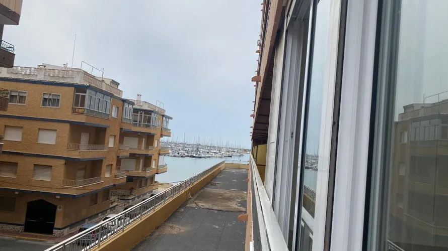 Apartment de 3 chambres à Torrevieja, Espagne No. 67 № 19