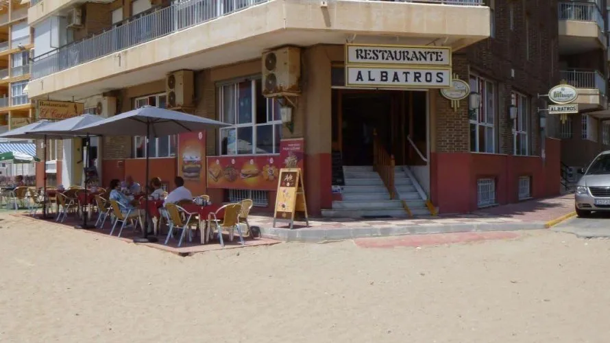 Commercial property de 400m² à Torrevieja, Spain No. 131 № 5