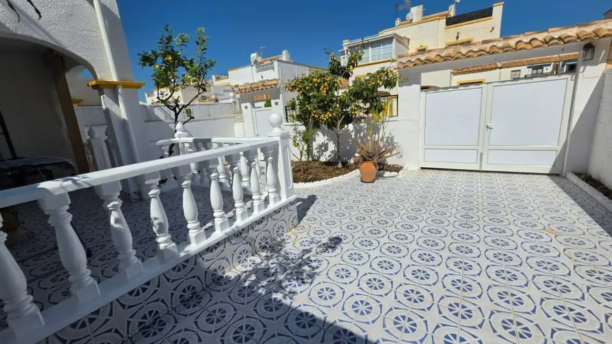 House de 3 chambres à Torrevieja, Espagne No. 229 № 9