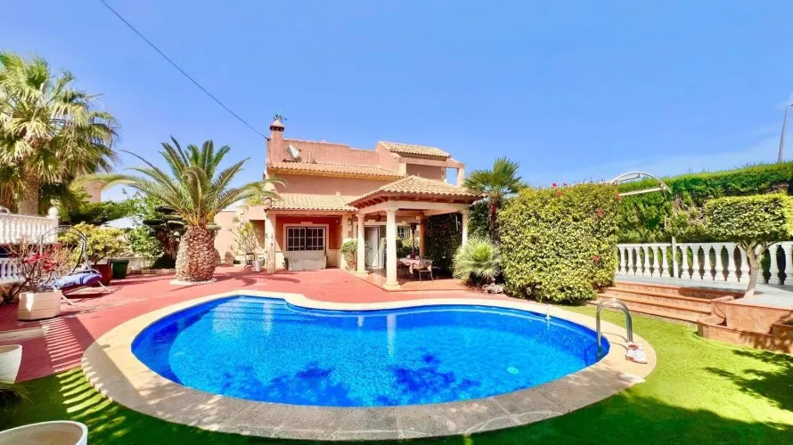 Villa de 3 chambres à Torrevieja, Spain No. 64