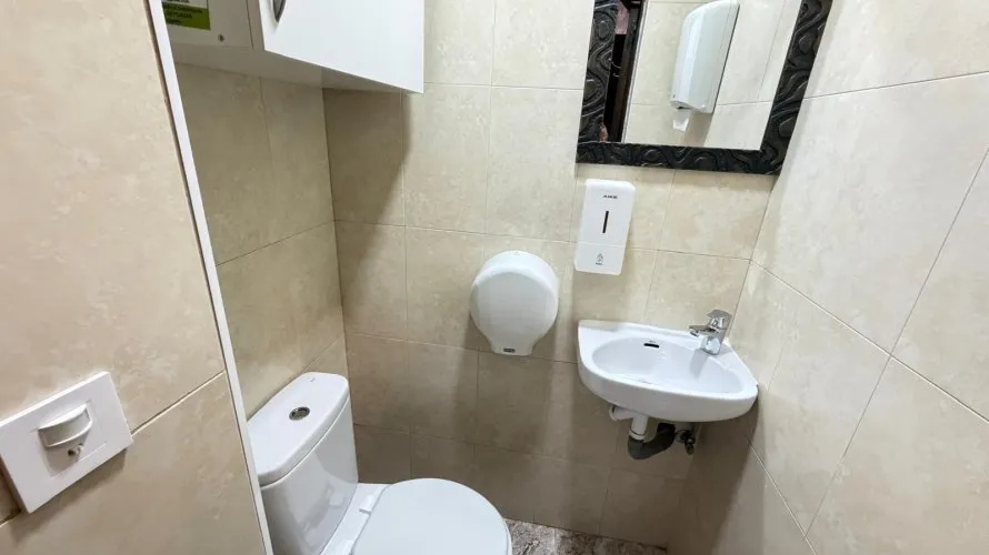 Commercial property de 57m² à Torrevieja, Espagne No. 209 № 23